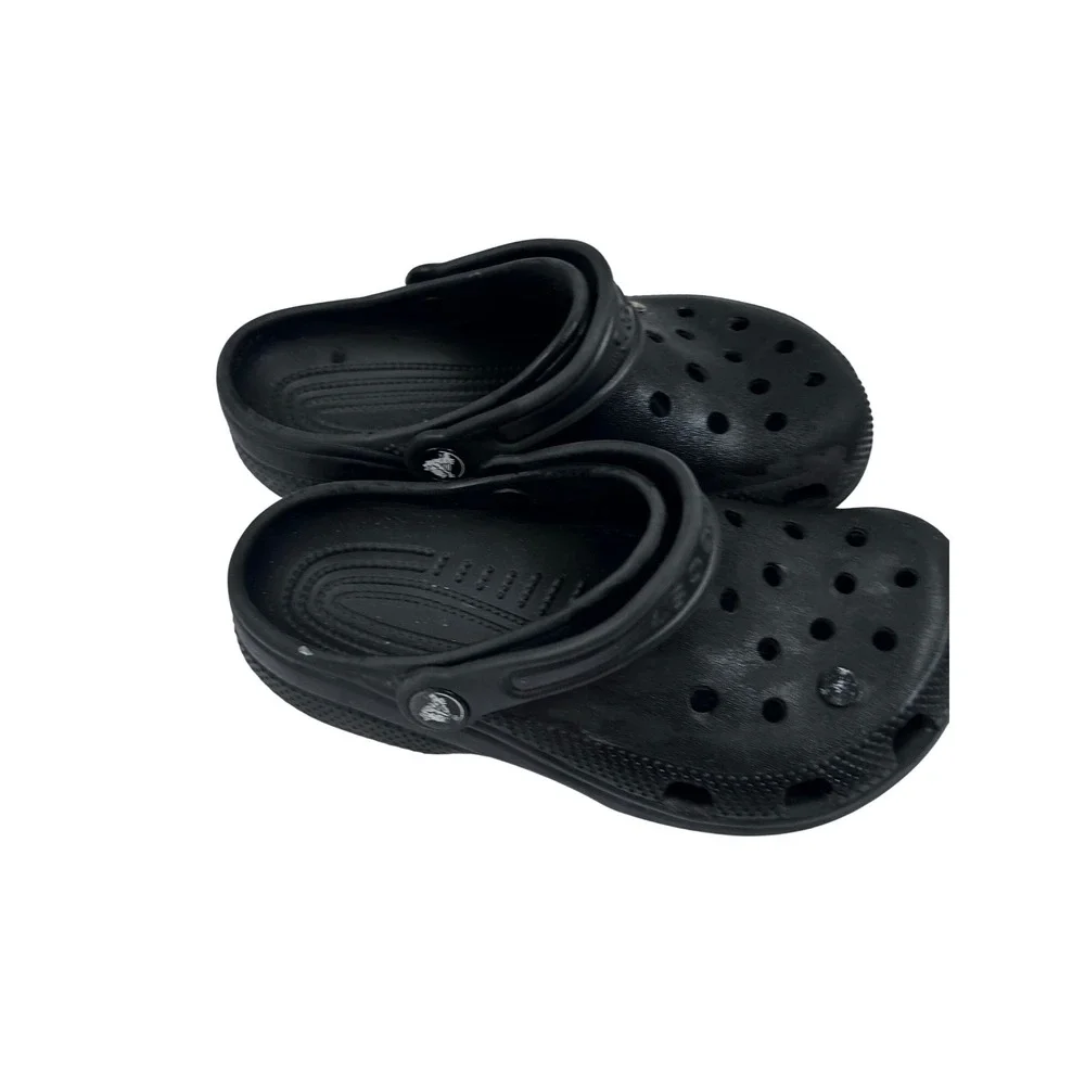 Crocs Classic Clog Size J2 Black Slip On Water Friendly Kids Shoes